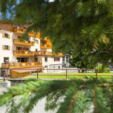 Relais San Giusto Hotel Campitello di Fassa Buitenkant foto
