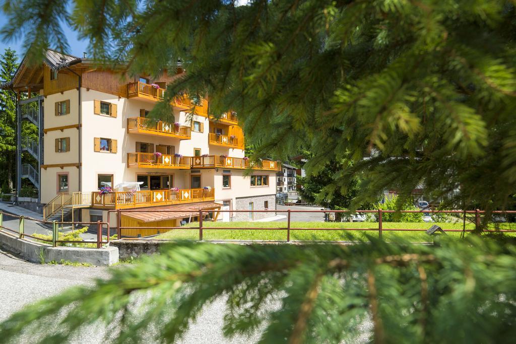 Relais San Giusto Hotel Campitello di Fassa Buitenkant foto