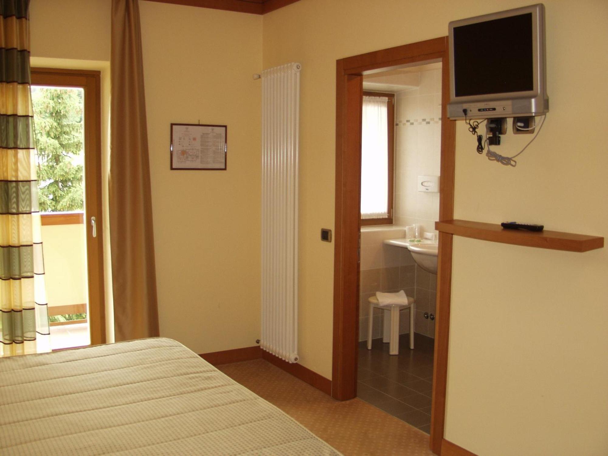 Relais San Giusto Hotel Campitello di Fassa Buitenkant foto