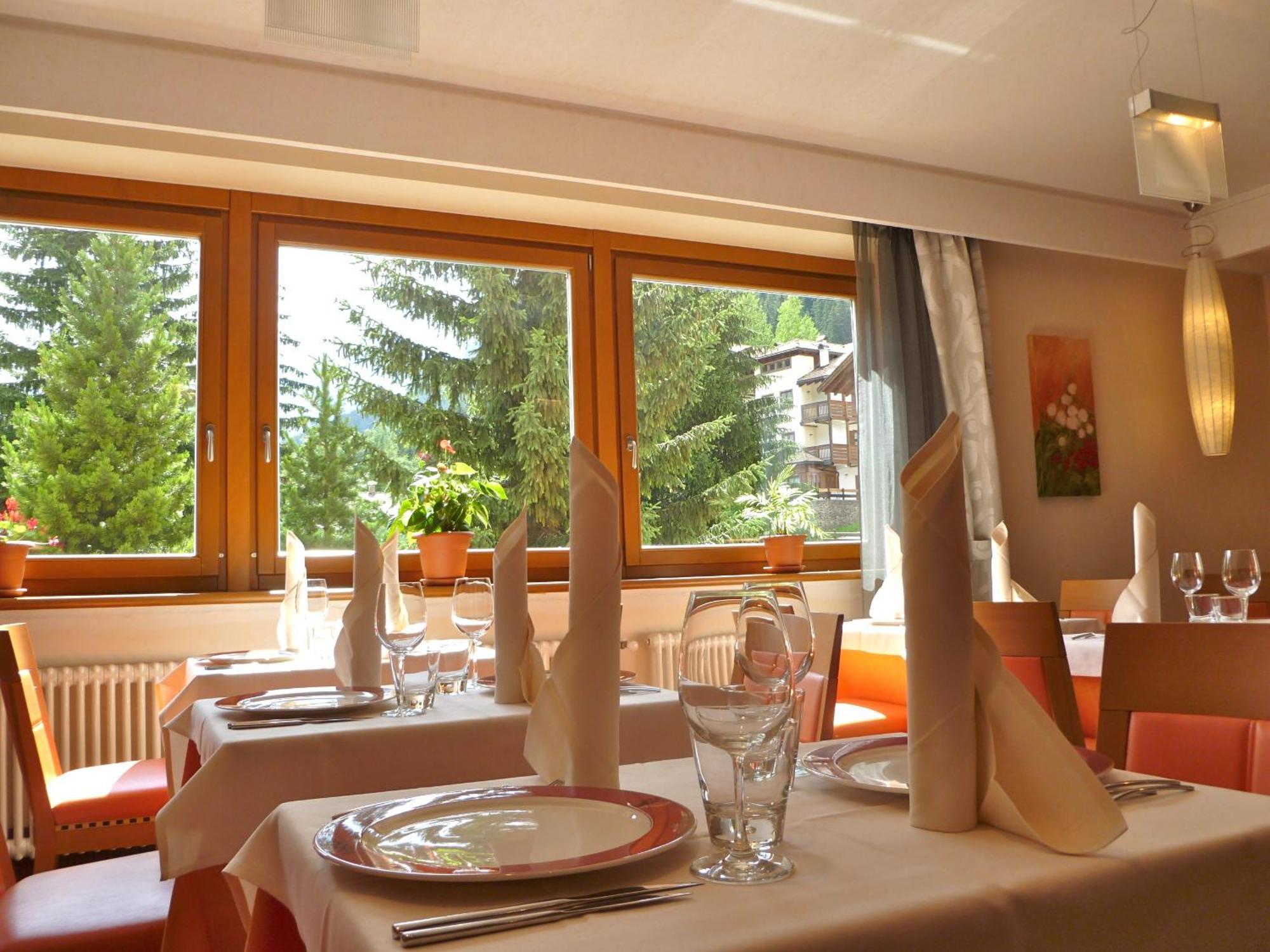 Relais San Giusto Hotel Campitello di Fassa Buitenkant foto