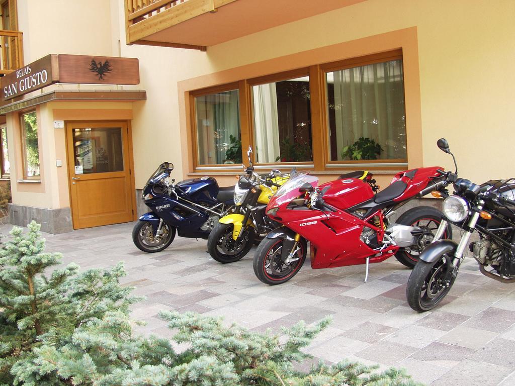 Relais San Giusto Hotel Campitello di Fassa Buitenkant foto