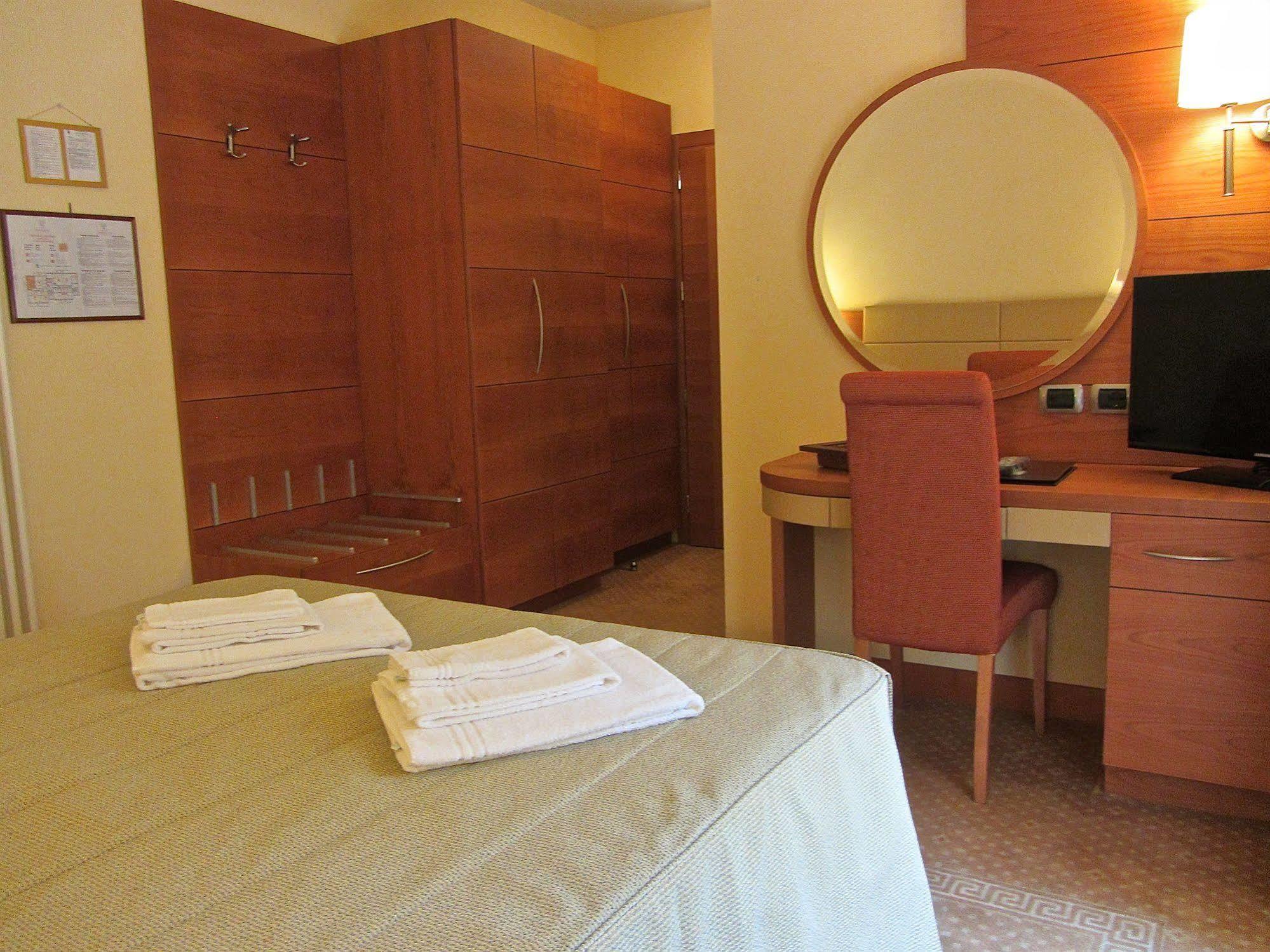 Relais San Giusto Hotel Campitello di Fassa Buitenkant foto